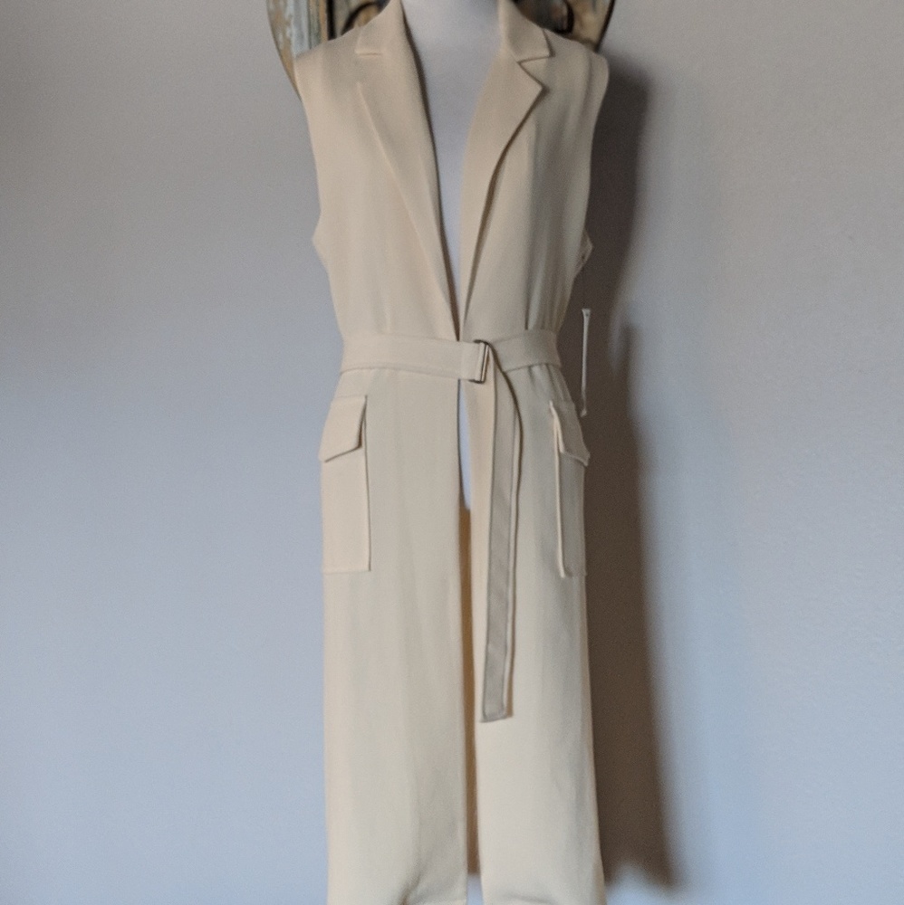 Long sleeveless blazer / coat - NWOT